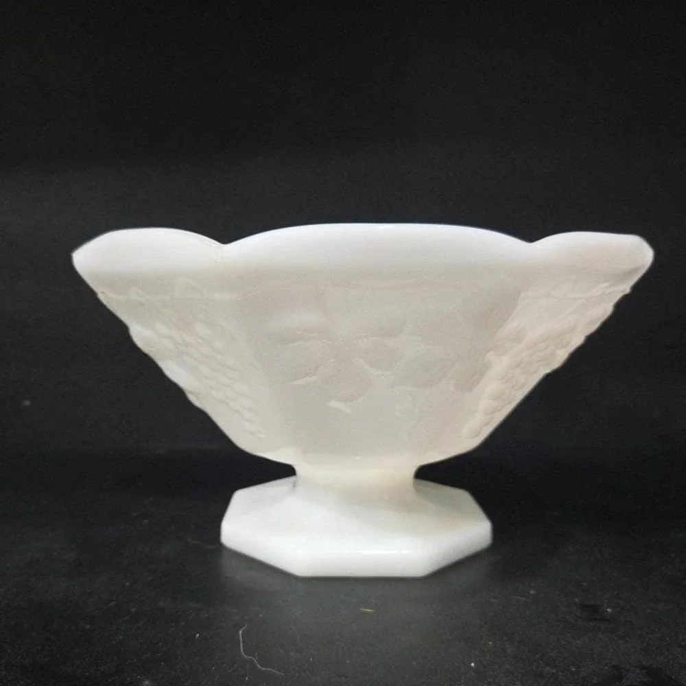 Anchor Hocking Harvest Grape Compote, Vtg Milk Glass Pedestal‎ Bowl, Centerpiece